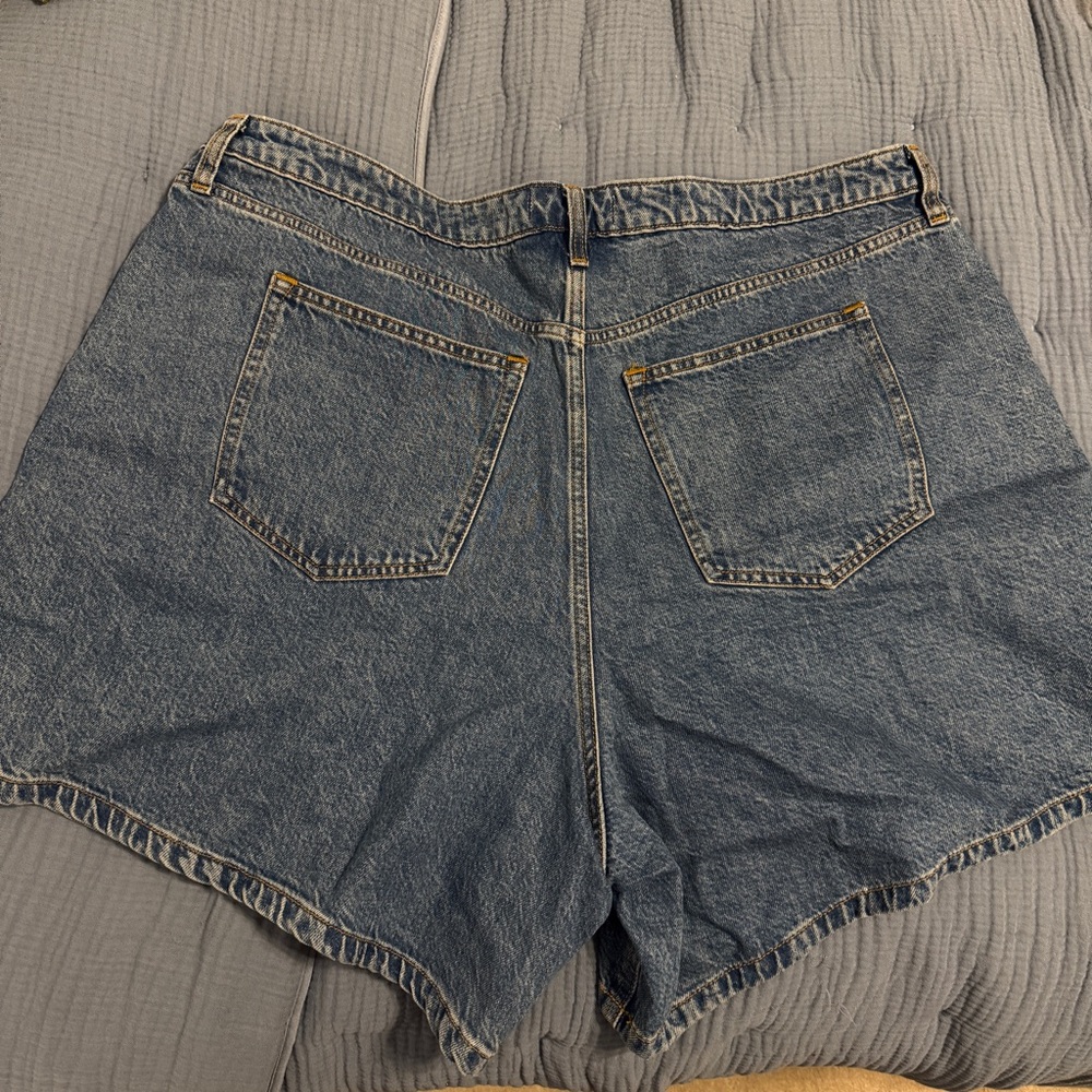 Abercrombie & Fitch “The Loose Short” High Rise Curve Love Jean Short 35 - Picture 4 of 8